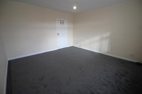 2 bedroom duplex to rent, Back Walmersley Road West, Bury, BL9