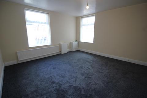 2 bedroom duplex to rent, Back Walmersley Road West, Bury, BL9