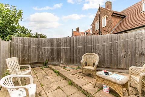 25 Wittersham Road, Bromley, BR1 4RH