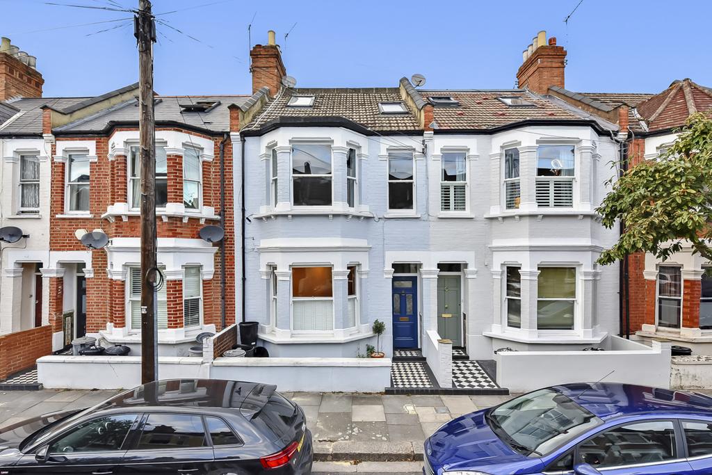 Mablethorpe Road, London SW6 2 bed ground floor flat £2,100 pcm (£485 pw)