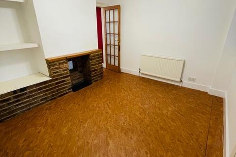 3 bedroom terraced house to rent, Montague Road, Slough , SL1