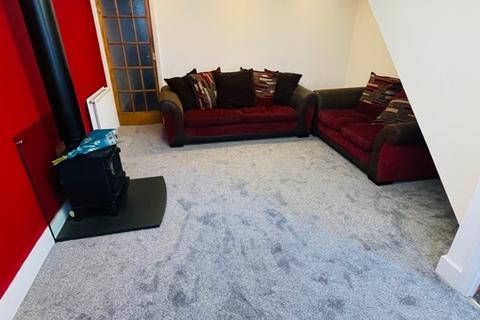 3 bedroom terraced house to rent, Montague Road, Slough , SL1