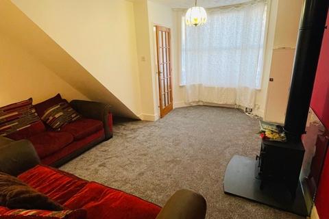 3 bedroom terraced house to rent, Montague Road, Slough , SL1
