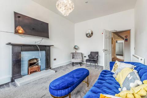 5 bedroom flat to rent, Dalkeith Road, Prestonfield, Edinburgh, EH16