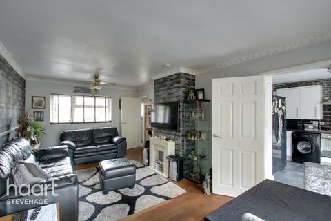 38 Upper Sean, Stevenage, SG2 9XW