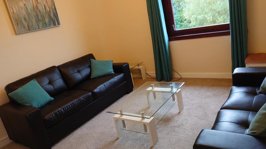 Hilton Terrace, Hilton, Aberdeen, AB24 4 bed flat £850 pcm (£196 pw)