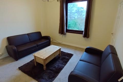 4 bedroom flat to rent, Hilton Terrace, Hilton, Aberdeen, AB24