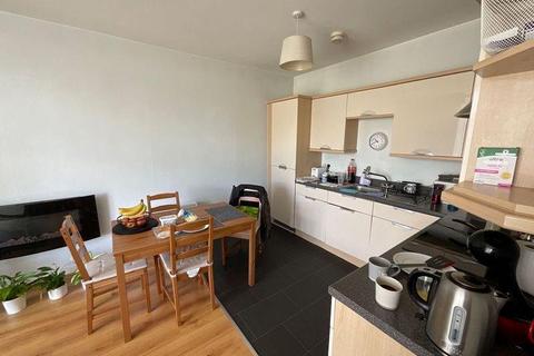 2 bedroom flat to rent, Beech House,