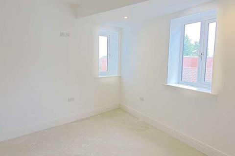 2 bedroom flat for sale, Leatherhead Road, Great Bookham KT23