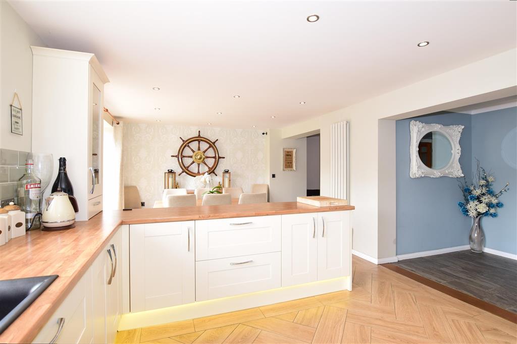 Kitchen/Dining Area