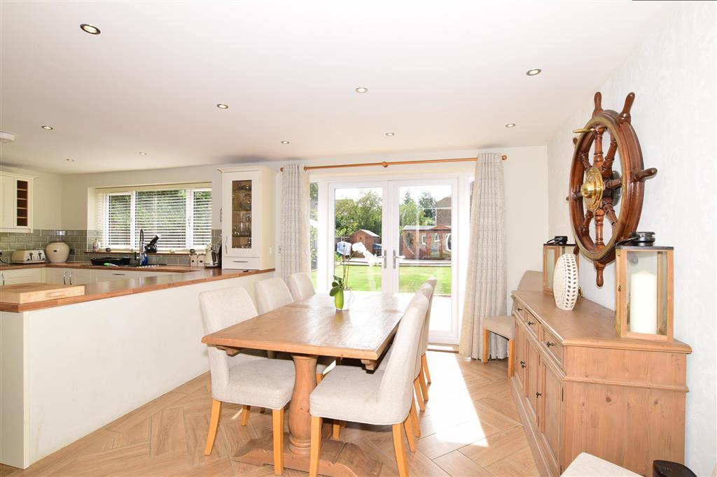 Kitchen/Dining Area