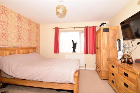 67 Wilberforce Way, Gravesend, DA12 5DJ