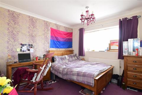 67 Wilberforce Way, Gravesend, DA12 5DJ