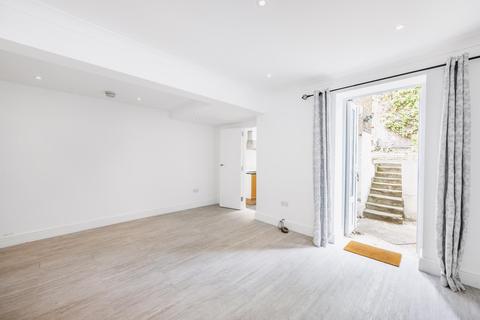 33a Spencer Road, London, W3 6DW