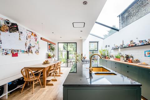48 Daubeney Road, London, E5 0EF