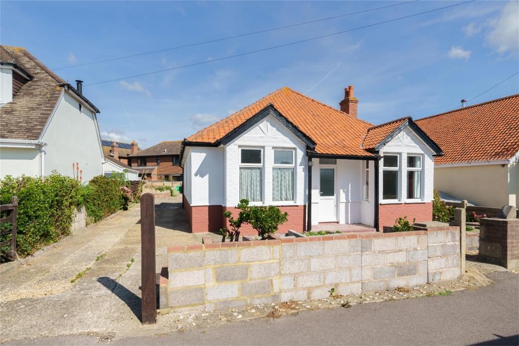 Portsmouth Road, LeeontheSolent... 3 bed detached bungalow £525,000