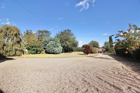 1 Rectory Field, Chelmondiston, Ipswich, IP9 1HY
