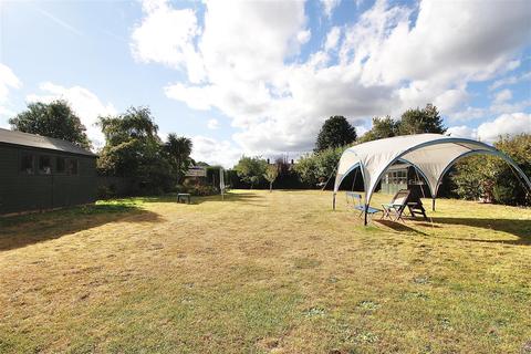 1 Rectory Field, Chelmondiston, Ipswich, IP9 1HY