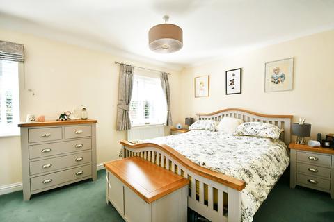 9 Jenner Close, Wanborough, Swindon, SN4 0FA