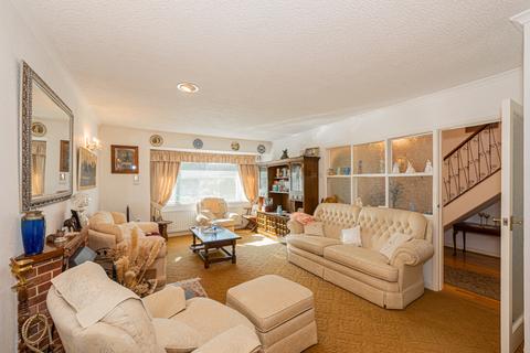 3 Devitt Close, Ashtead, KT21 1JS