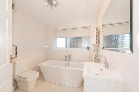 3 Devitt Close, Ashtead, KT21 1JS