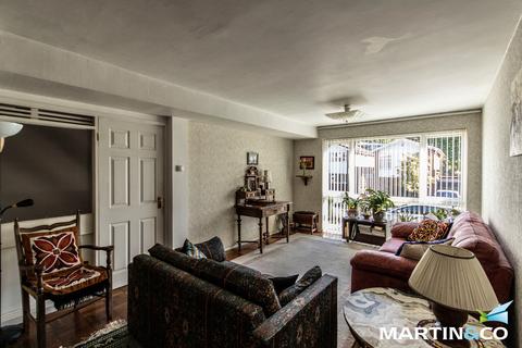 27 Niall Close, Birmingham, B15 3LU