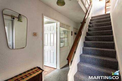 27 Niall Close, Birmingham, B15 3LU