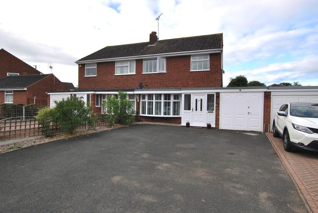 Broomfield Road, Admaston, Telford, TF5 0AX. 3 bed semidetached house