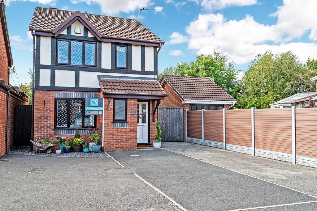 Tenbury Close, Warrington, Cheshire 3 bed detached house £290,000