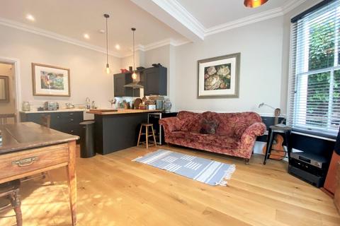 2 bedroom apartment to rent, Graham Road, Malvern WR14