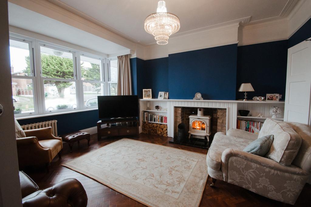 Rayleigh Road, Thundersley 4 bed detached house £650,000