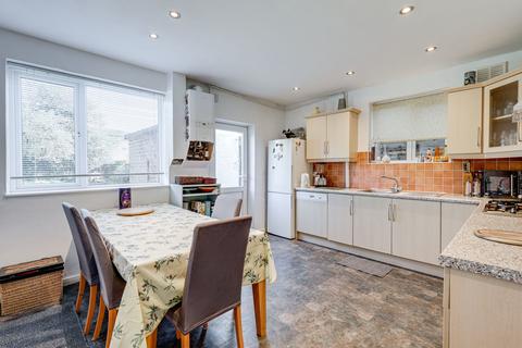 10 Arbury Hall Road, Shirley, Solihull, B90 4PY