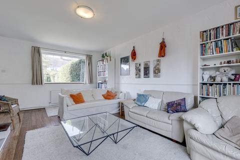 10 Arbury Hall Road, Shirley, Solihull, B90 4PY