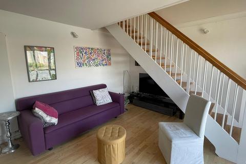 undefined, Princes Court, London SE16