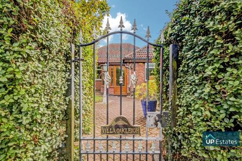 126 Heather Road, Binley Woods, Coventry, CV3 2DB