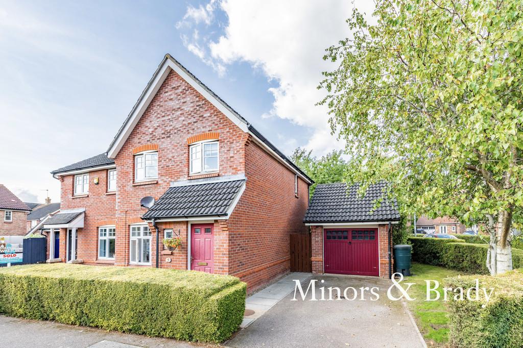 b Drive, Rackheath 3 bed semidetached house £280,000