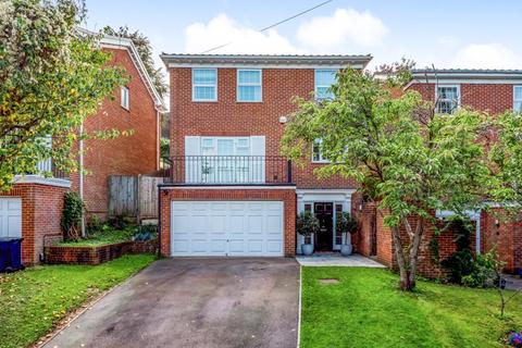 20 Warren Road, Purley, CR8 1AA