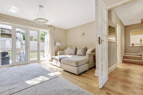 20 Warren Road, Purley, CR8 1AA