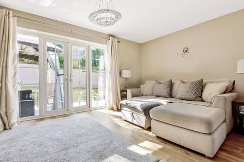 20 Warren Road, Purley, CR8 1AA