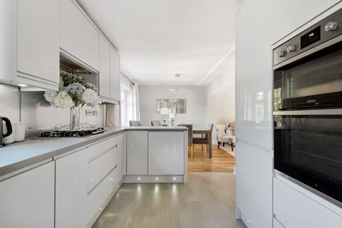 20 Warren Road, Purley, CR8 1AA