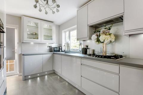 20 Warren Road, Purley, CR8 1AA
