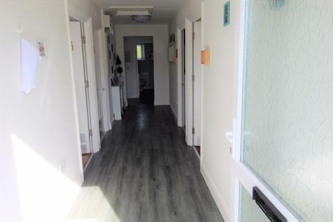 17 Elm Grove, Barry, CF63 1NB