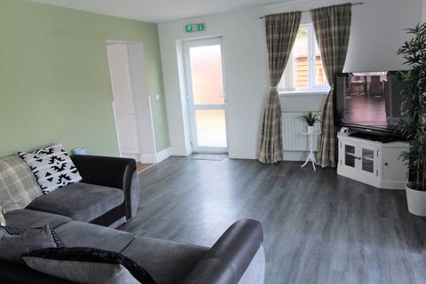 17 Elm Grove, Barry, CF63 1NB