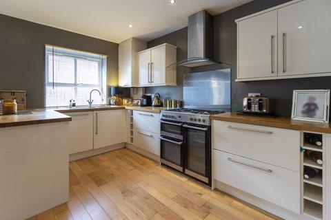 6 Crossfields Close, Greetland, Halifax, HX4 8QL