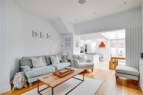 83 Burnthwaite Road, London, SW6 5BQ