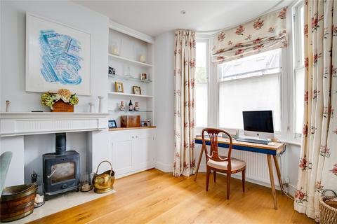 83 Burnthwaite Road, London, SW6 5BQ