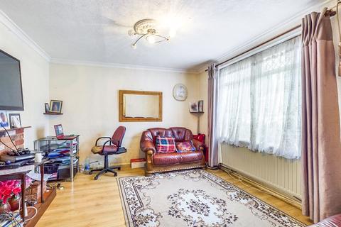19 Callan Grove, South Ockendon, RM15 5PW