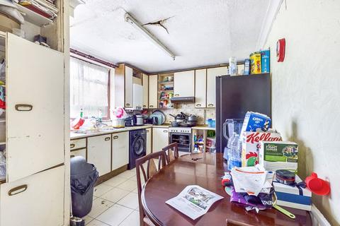 19 Callan Grove, South Ockendon, RM15 5PW