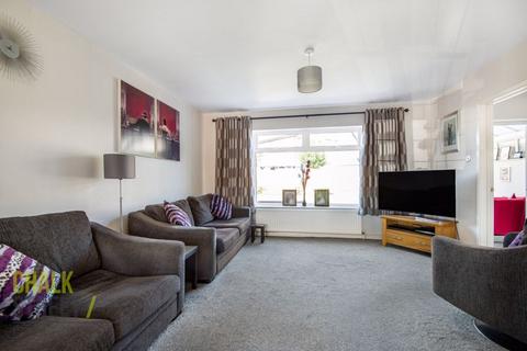 6 Hatfield Close, Hornchurch, RM12 6SA