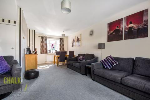 6 Hatfield Close, Hornchurch, RM12 6SA